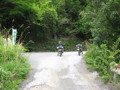 065.張川林道の出口①