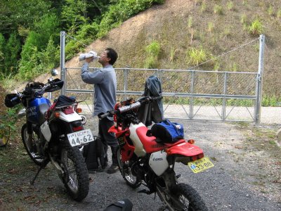 011.基幹林道へつながる道②