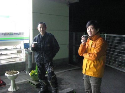 001_集合場所の淡路島のコンビニ