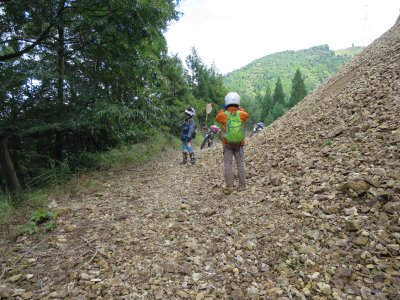 011.名前知らない林道へ②