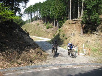 016.粟鹿山林道の出口①