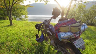 024.余呉湖のほとりに野営