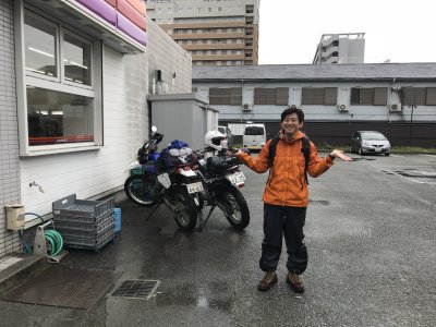 002.雨よやんでほしい中での集合②