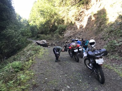 013.仏主林道へ②