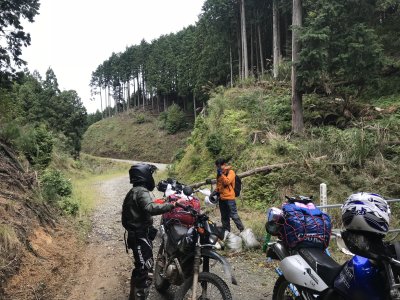 005.粟鹿山林道の終点①