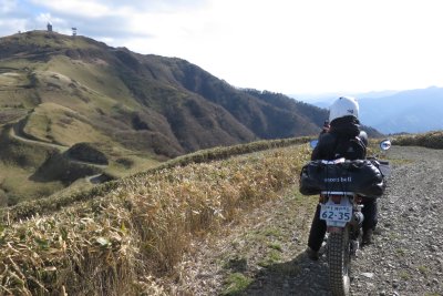 054.天空林道から見た明神山③