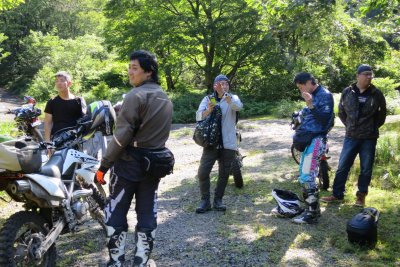 015.粟柄河内谷林道の出口②