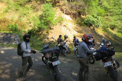 032.名前知らない林道