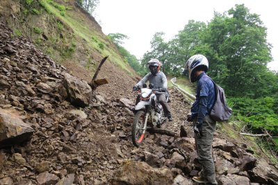 017.がけ崩れを通過②