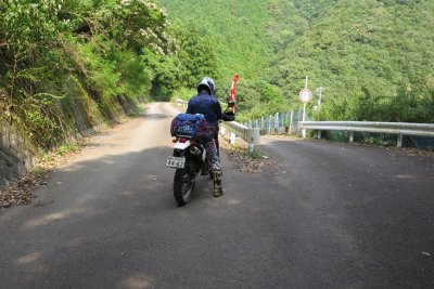 025.坂泰林道へ①