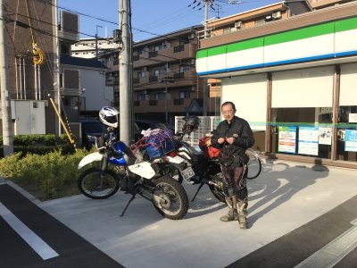 003.お約束のコンビニで集合①